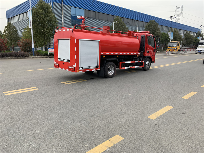 东风小多利卡（3-5方）消防洒水车
